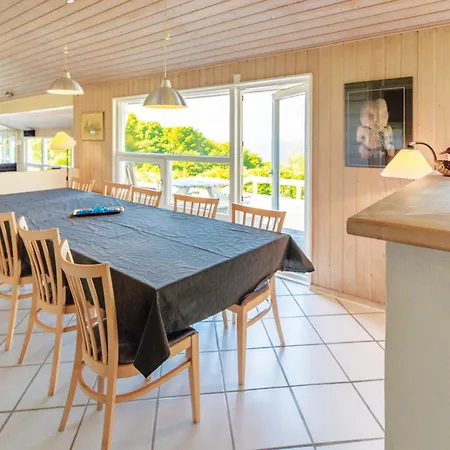 4 Bedroom Beautiful In * Asnæs