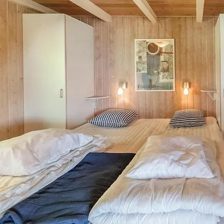 4 Bedroom Beautiful In Ferienhaus Asnæs