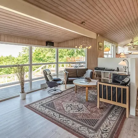 4 Bedroom Beautiful In Asnæs