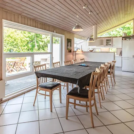 4 Bedroom Beautiful In *