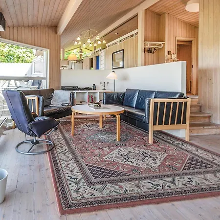 Ferienhaus 4 Bedroom Beautiful In Asnæs