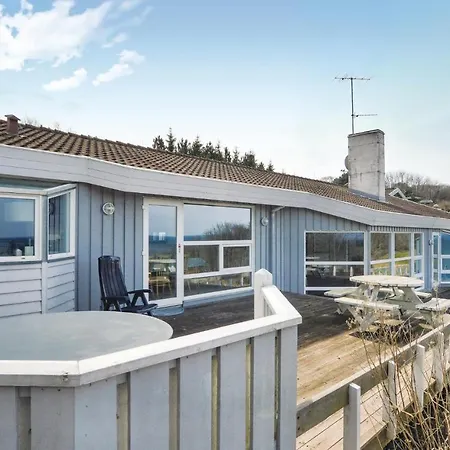 4 Bedroom Beautiful In *